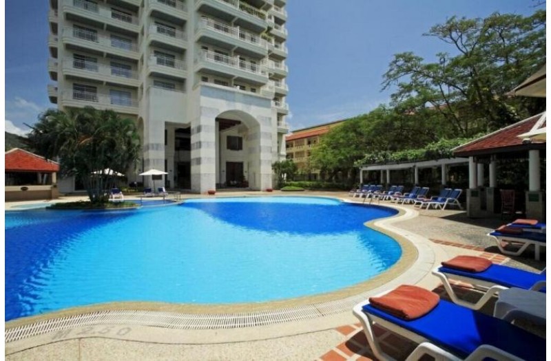 Готель Waterfront Suites Phuket by Centara, 4★