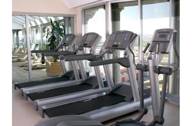 Готель Wow Airport Hotel, 4★
