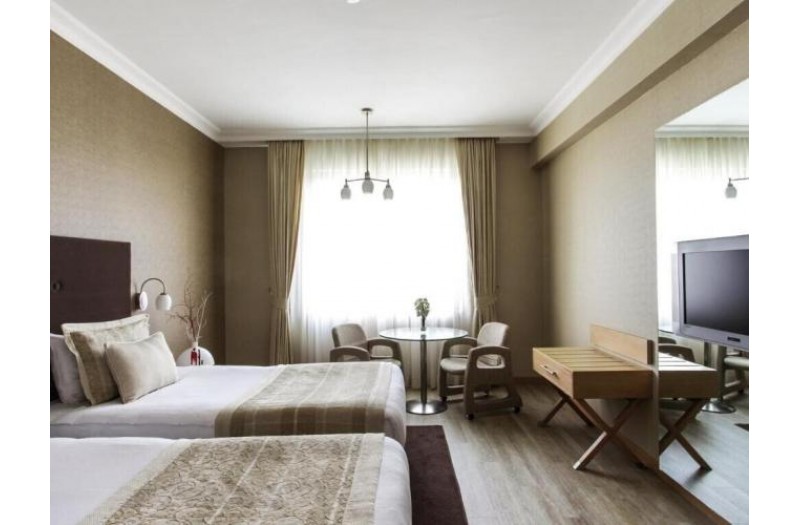Готель Wow Airport Hotel, 4★