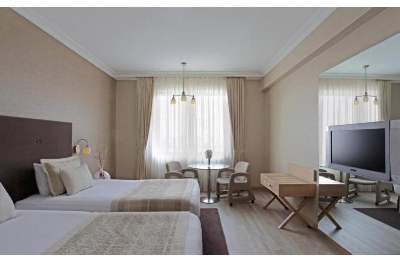 Готель Wow Airport Hotel, 4★