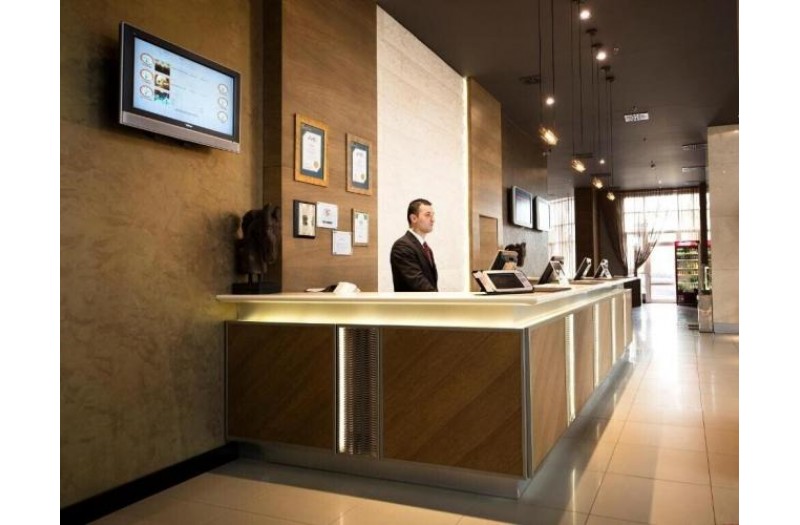 Готель Wow Airport Hotel, 4★