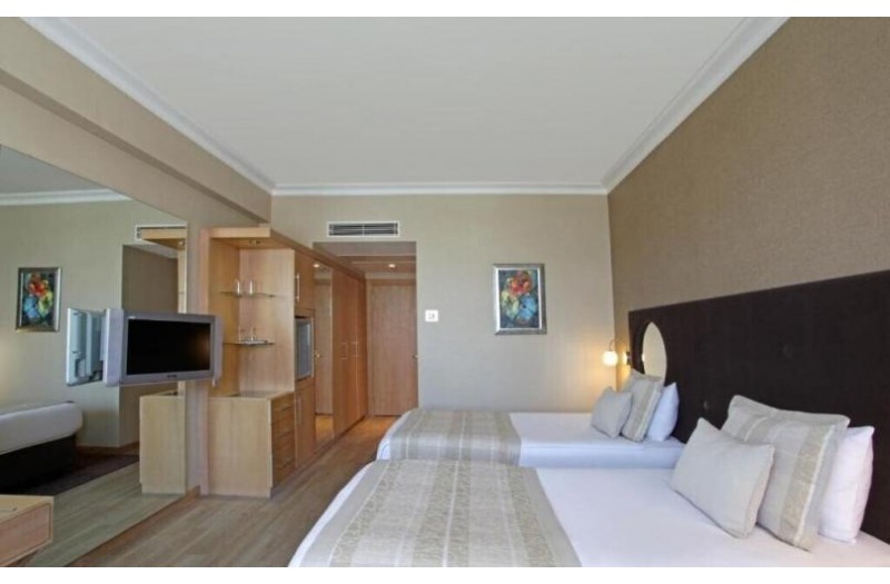 Готель Wow Airport Hotel, 4★