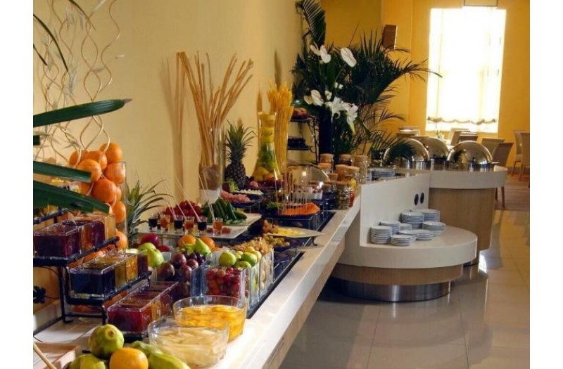 Готель Wow Airport Hotel, 4★