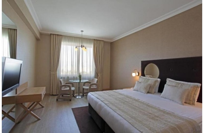 Готель Wow Airport Hotel, 4★