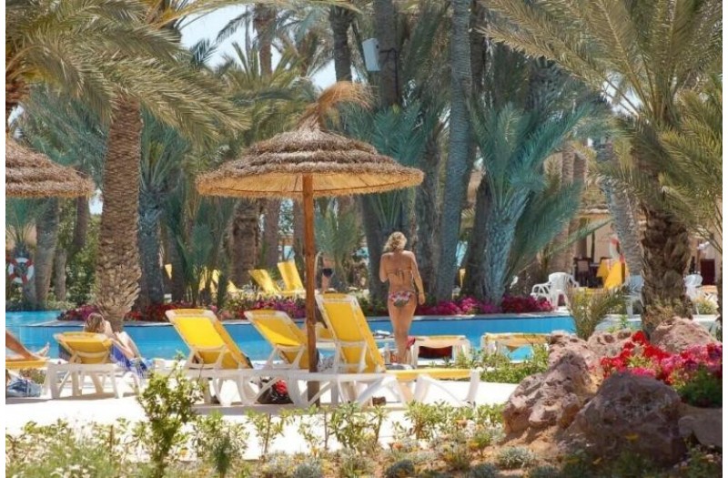 Готель Zita Beach Resort, 4★