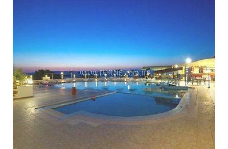 Готель Zorbas Village Hotel, 2★